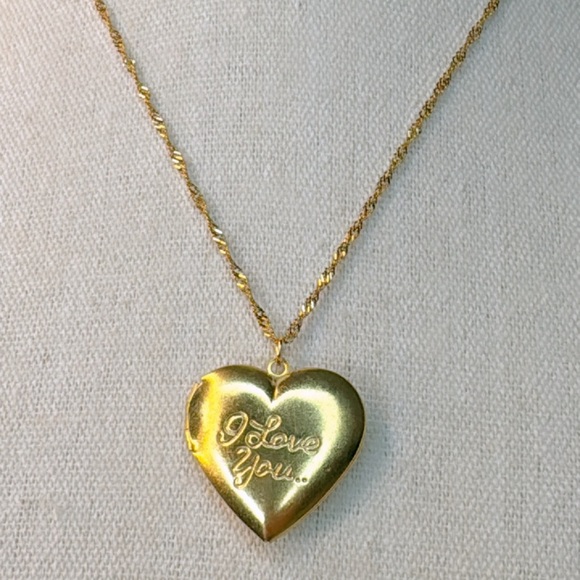 LARGE “I love you” locket charm on 18kt gold plated 18” chain 💫 - Picture 5 of 8